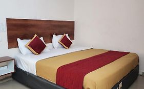 Hotel Sashi Grand